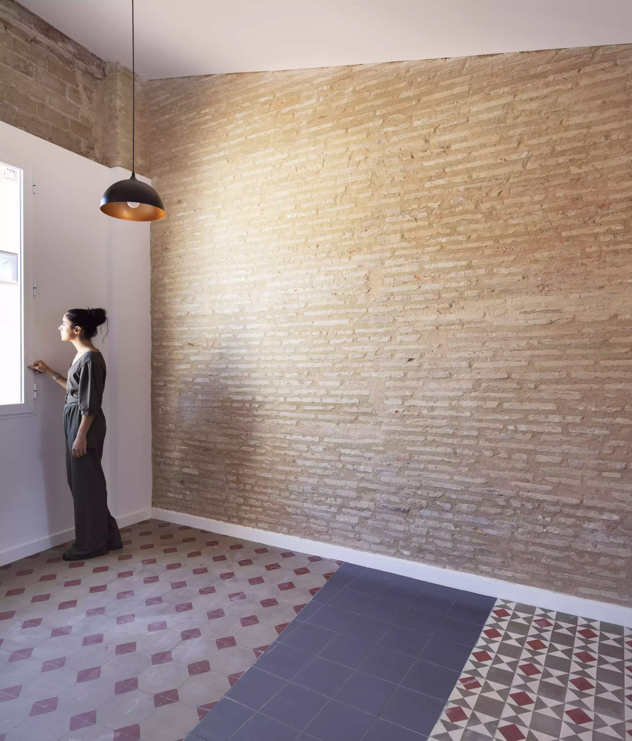 Bóvedas de ladrillo vistas integradas en el diseño interior | E6A