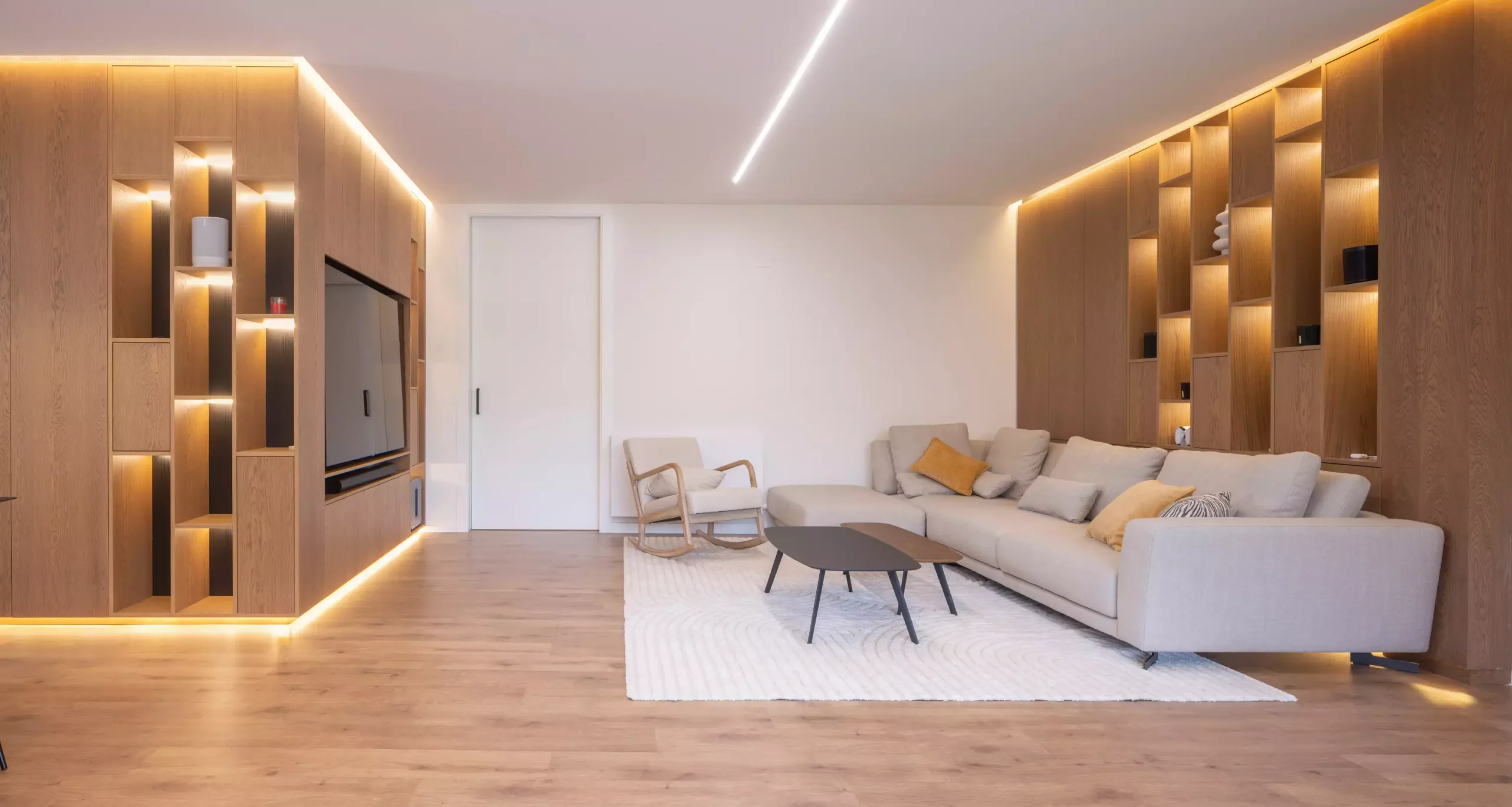 Detalle de la iluminación interior con luminarias de Arkoslight | E6A