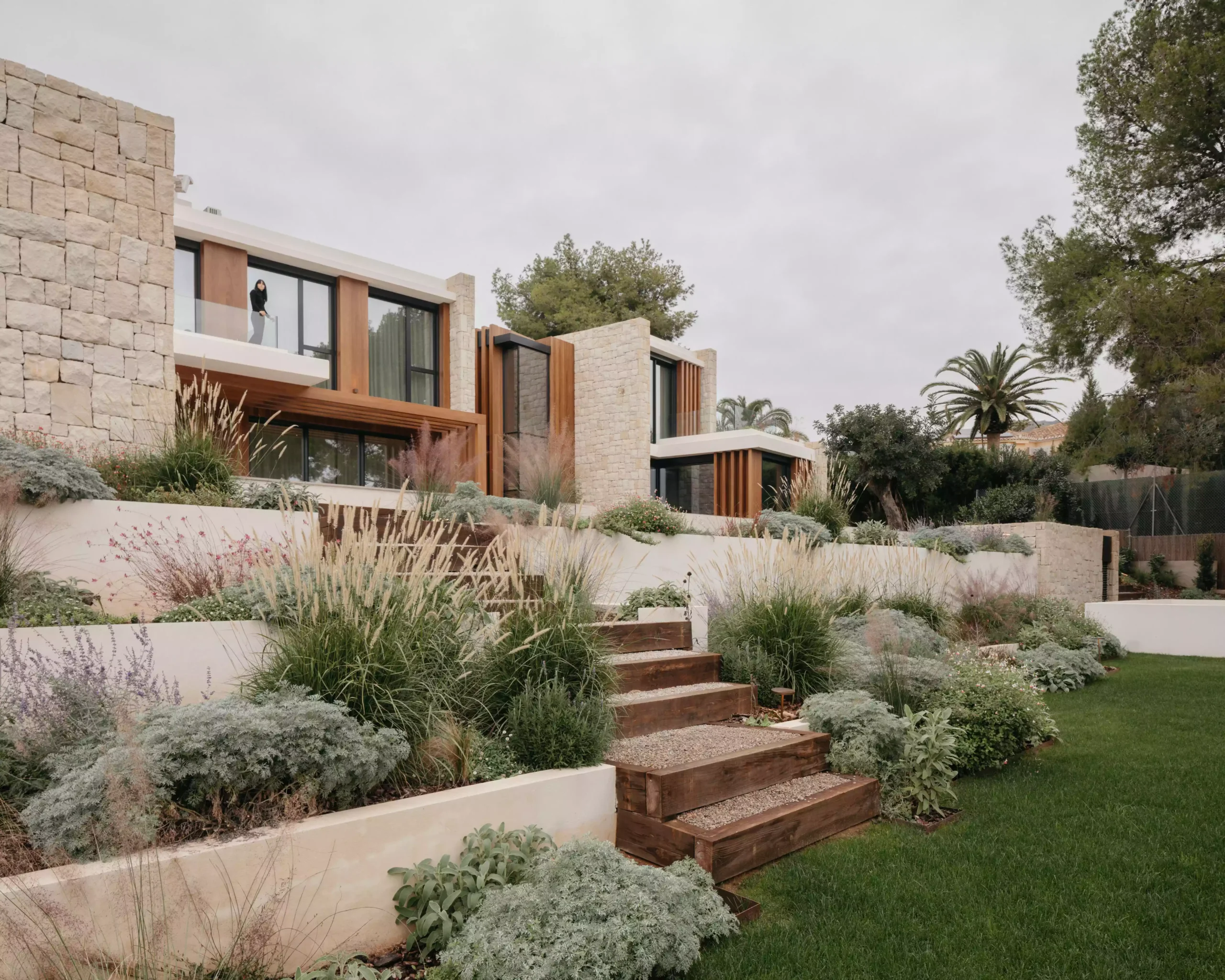 Jardín privado con espacios para ocio y relajación en Villa Zytrus | E6A