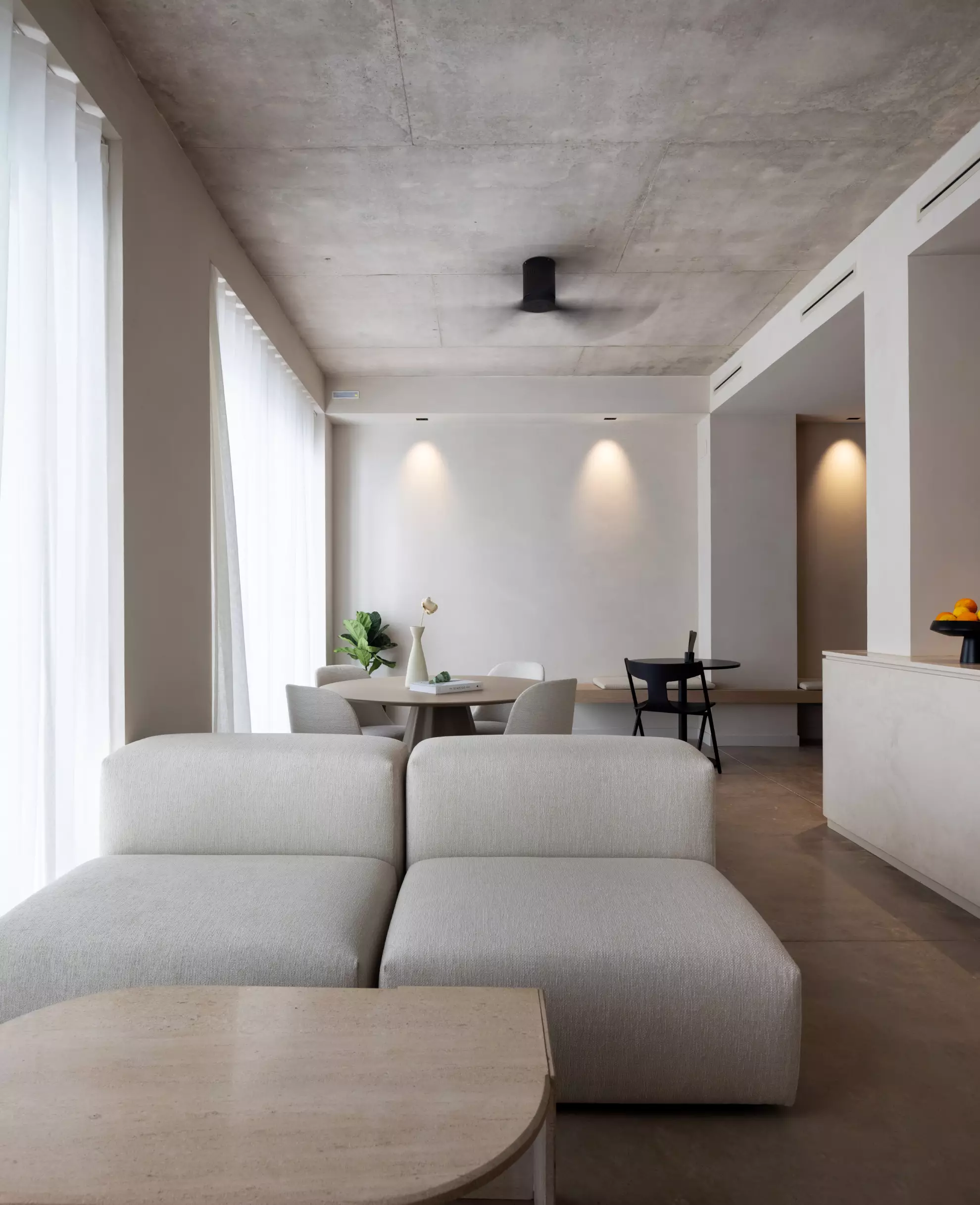 Diseño minimalista y la arquitectura patrimonial en el Yours Boutique Hotel | E6A